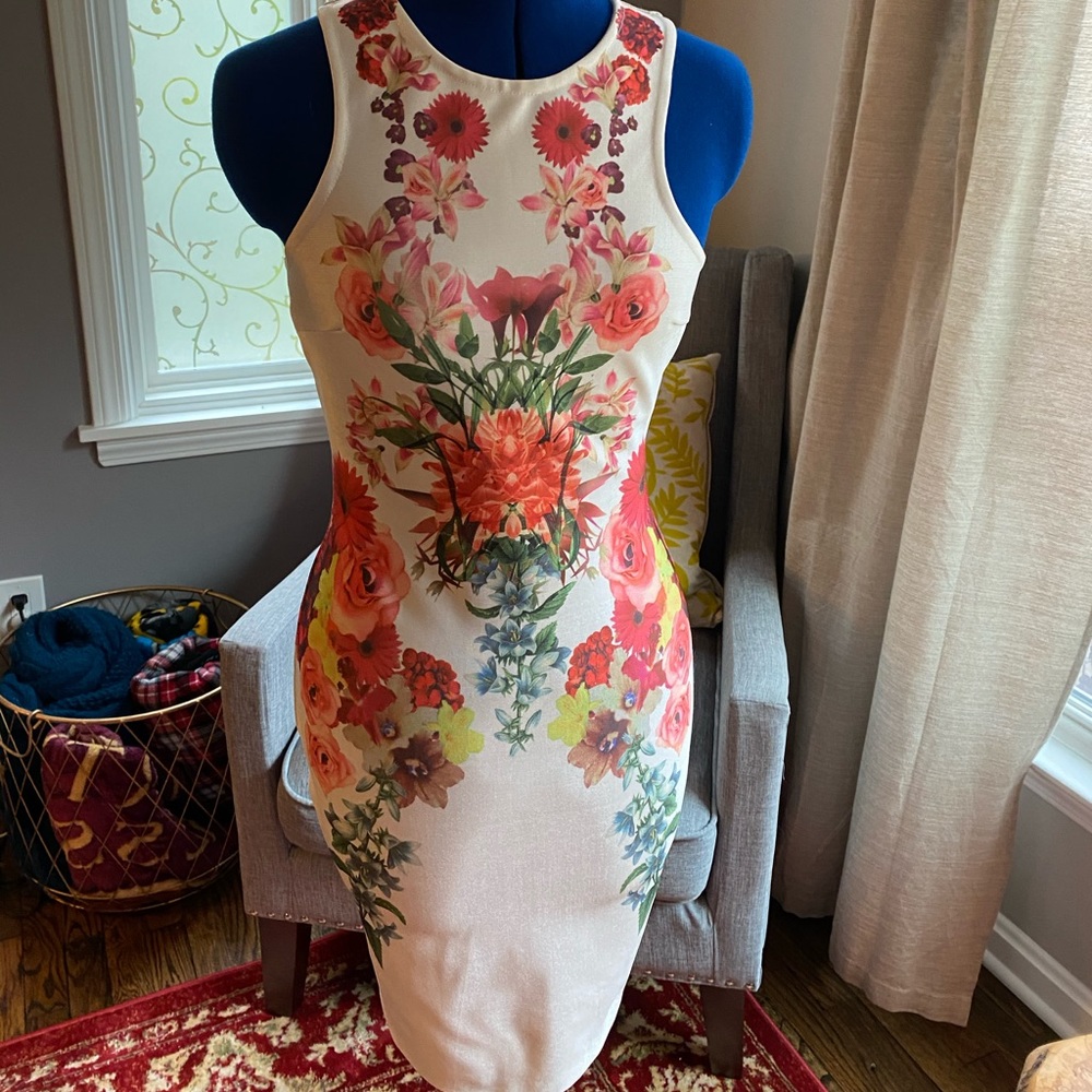 Bodycon white floral mirror dress  Forever 21